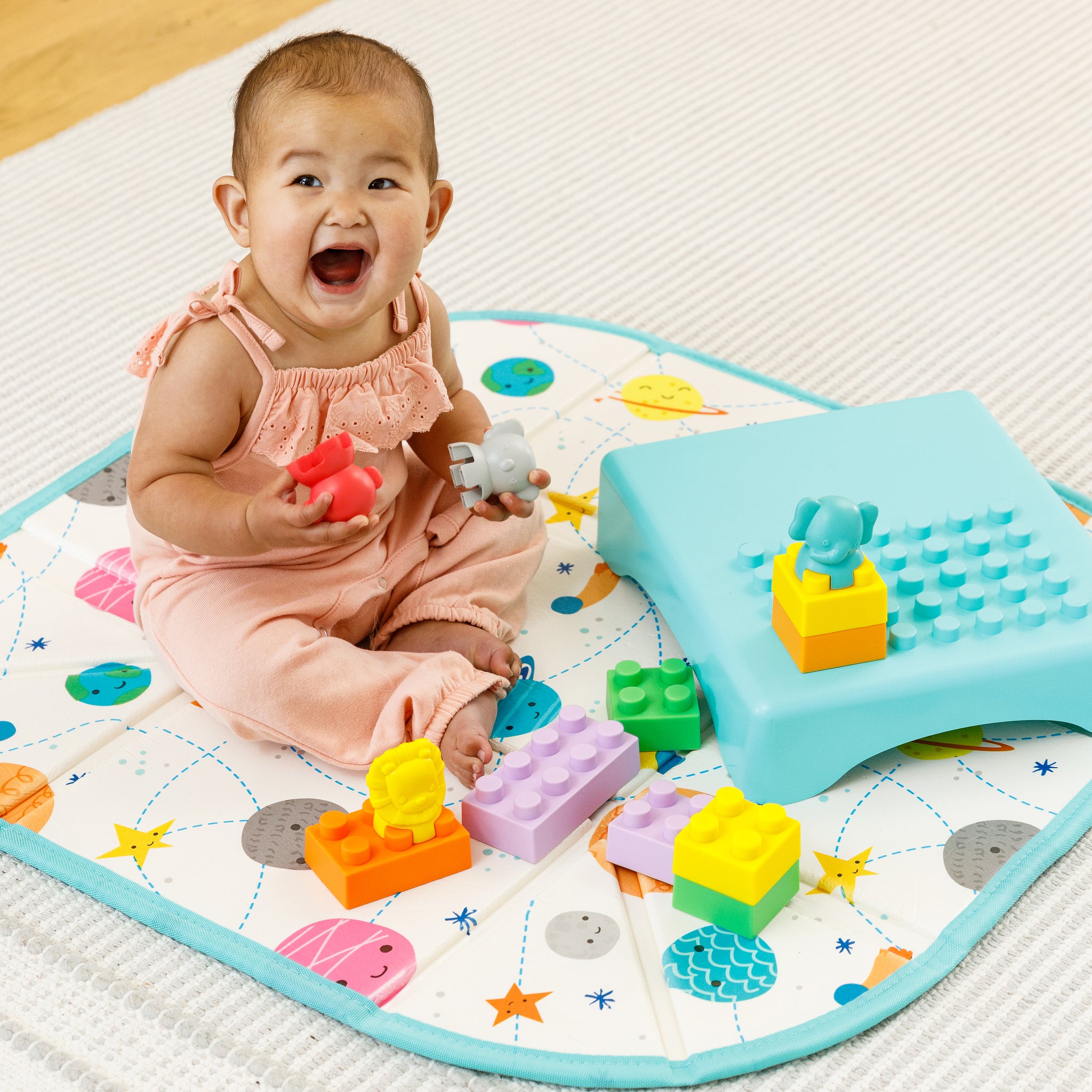Super Soft 1st Building Blocks Play Mat & Activity Station – Infantino