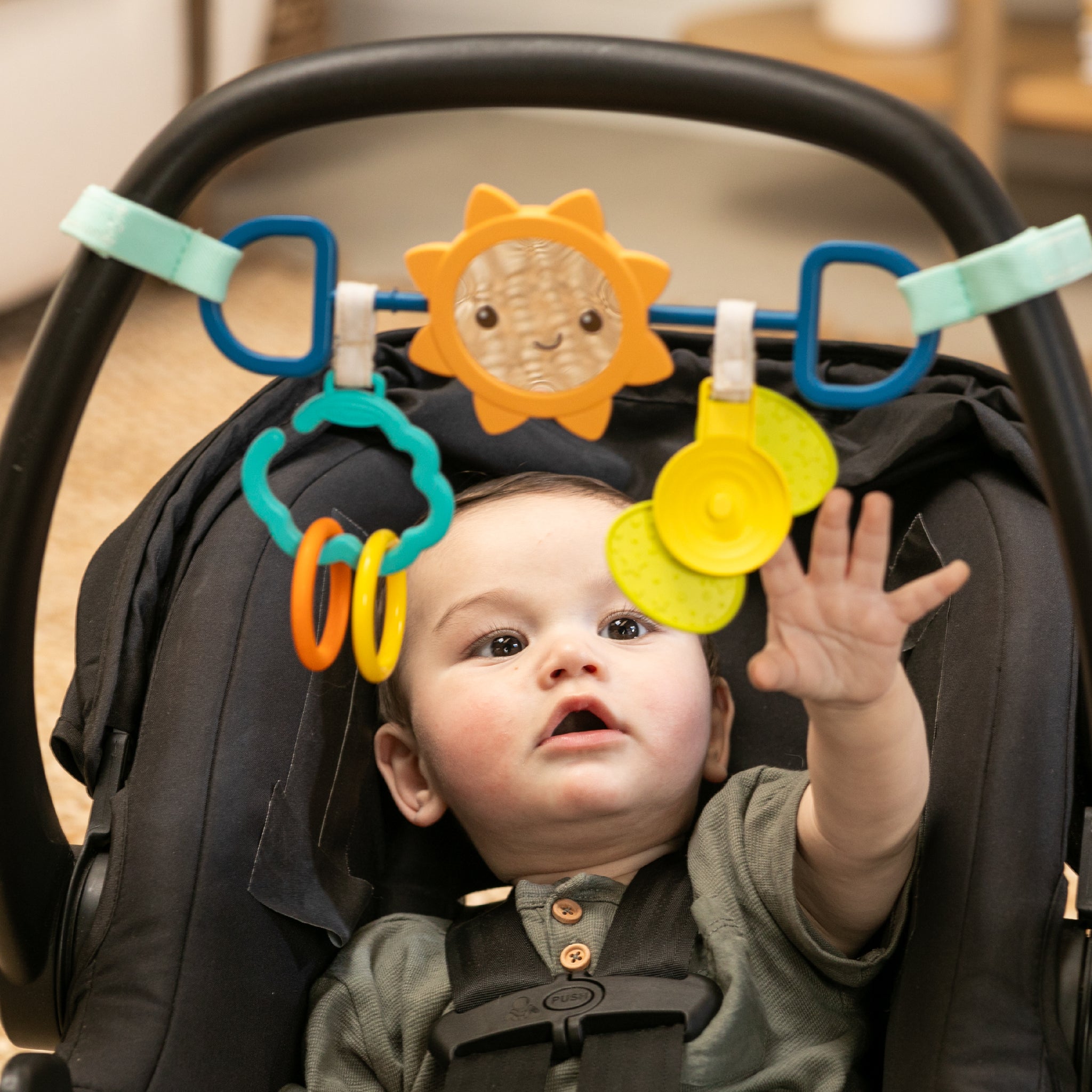 Infantino Spin & Sing Travel Bar Activity Toy main image 1