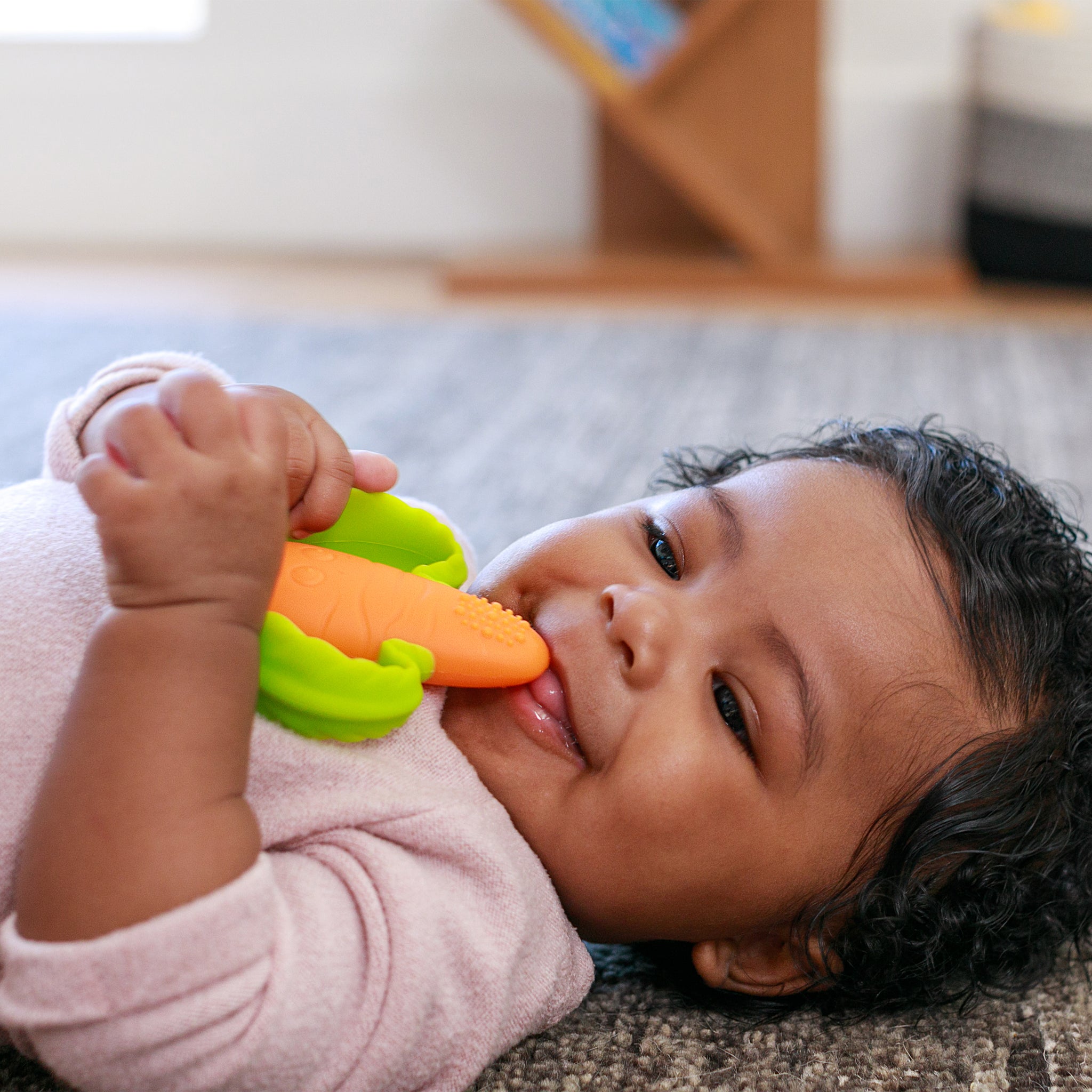 Lil' Nibbles Textured Carrot Teether™ Infantino